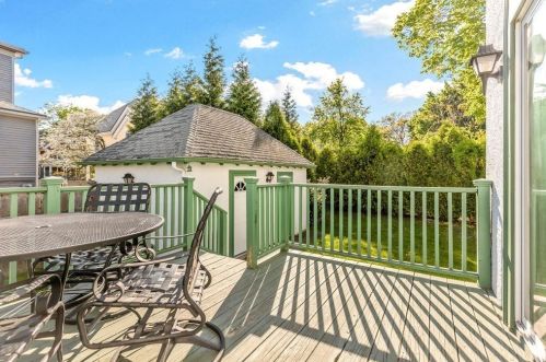 99 Hancock St, Newton MA 02466-2218 exterior