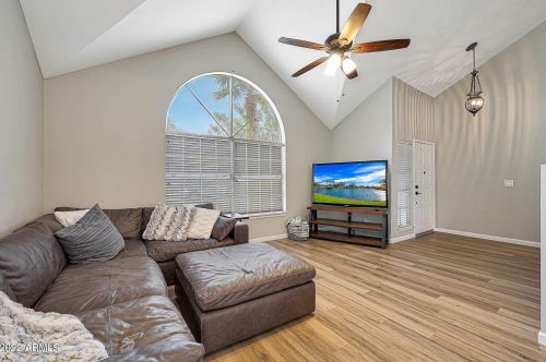 19429 35 Pl, Phoenix AZ 85028-3938 exterior