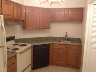 77 Jamestown Rd, Basking Ridge NJ  07920-3045 exterior