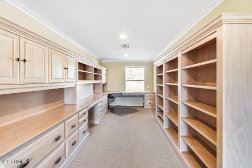 5501 Camelback Rd, Phoenix AZ 85033-1642 exterior