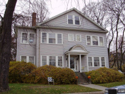 114 Side Pkwy, Newton, MA 02458-1817