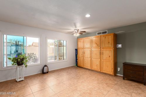 3762 Crocus Dr, Phoenix AZ 85032-5419 exterior