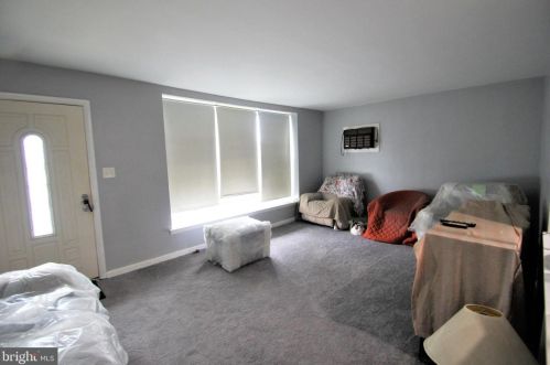 1014 Borbeck Ave, Philadelphia, PA 19111-2605