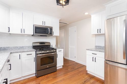 51 Dixon Park Rd, Weymouth, MA 02188-4107