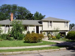 27 Wendell Rd, Newton, MA 02459-2650