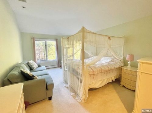 354 Madison Ave, Cresskill NJ 07626-1338 exterior