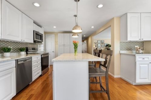 277 Haverhill St, North Reading MA 01864-1452 exterior