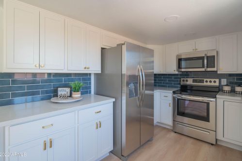 5362 3rd Ave, Phoenix, AZ 85013-2061