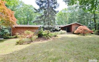 36 Brookfield Rd, Northport NY  11768-1406 exterior