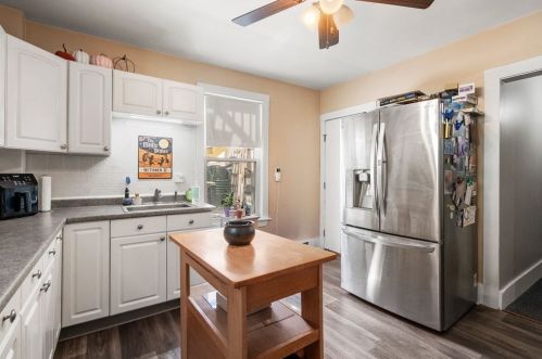 32 Warner St, Gloucester MA 01930-2841 exterior