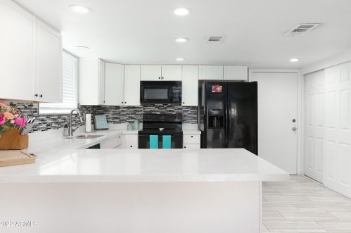 3633 Bloomfield Rd, Phoenix AZ  85032-7363 exterior