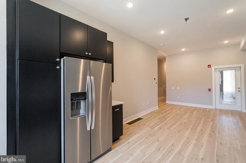 1946 6th St, Philadelphia PA  19122-2104 exterior