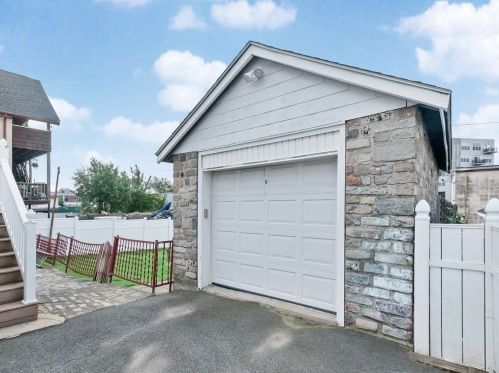 235 Chelsea St, Everett MA 02149-4807 exterior