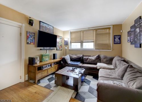 26 Clinton St, Belleville NJ  07109-2414 exterior