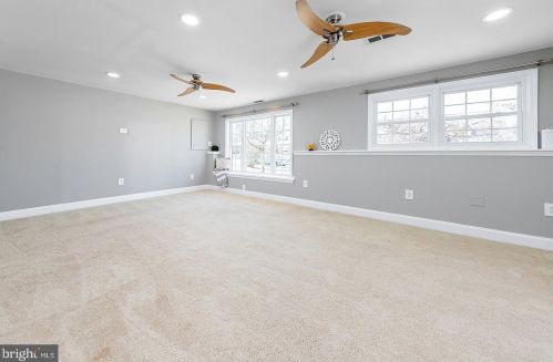 7 Nassau Ave, West Deptford NJ 08066-1120 exterior