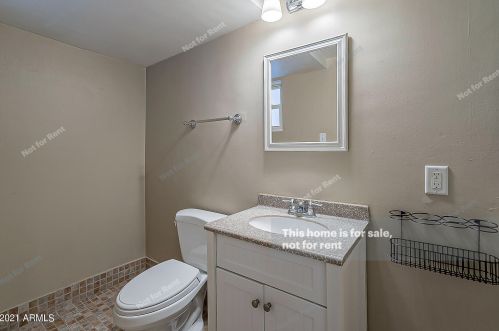 930 Denton Ln, Phoenix AZ 85014-2676 exterior