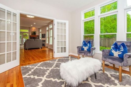 76 Bourne St, Newton, MA 02466-1722