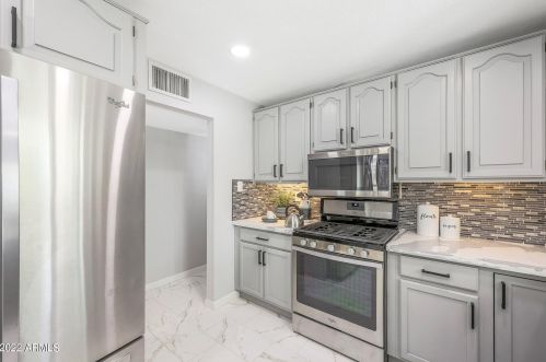 519 El Camino Dr, Phoenix AZ 85051-4627 exterior