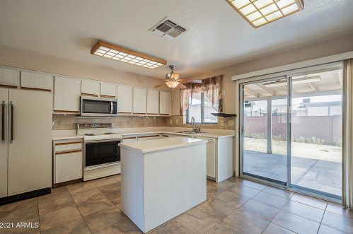 3145 Charleston Ave, Phoenix AZ 85032-9551 exterior