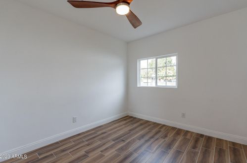 1121 Bethany Home Rd, Phoenix AZ  85014-2229 exterior