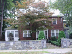 1572 Beacon St, Newton, MA 02468-1508