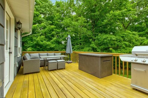 12 Evergreen Rd, Wantage NJ  07461-4700 exterior