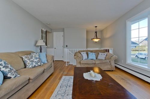 85 Chestnut Ln, Agawam MA 01001-3509 exterior