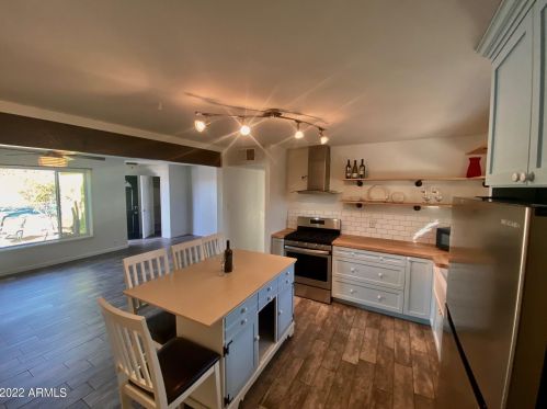 8329 5 St, Phoenix AZ 85040-8707 exterior