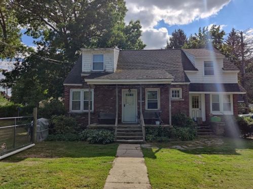 44 Congress St, Dracut, MA 01826-6006