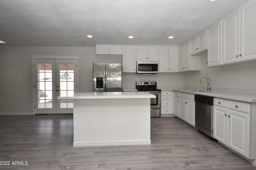 2502 Corrine Dr, Phoenix, AZ 85032-6938