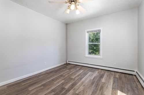 61 Estabrook St, Royalston MA 01331-3516 exterior