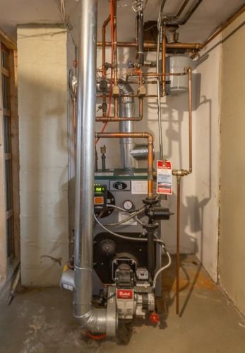 550 Hart St, Dighton MA  02715-1407 exterior