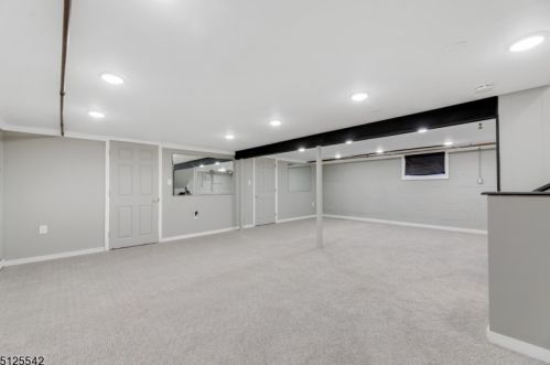 13 Fairview Dr, East Hanover NJ  07936-3506 exterior