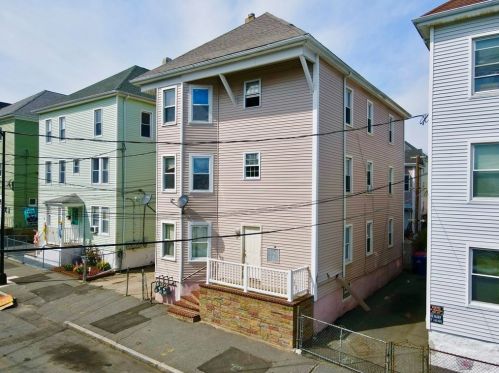 19 Nye St, New Bedford, MA 02746-2001