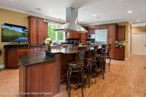 335 Veterans Hwy, Jackson Twp NJ 08527-2832 exterior