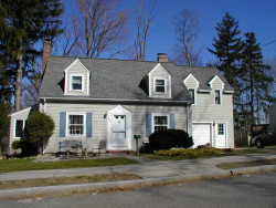 293 Mount Vernon St, Newton, MA 02465-2520
