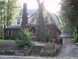 191 Valentine St, Newton, MA 02465-3029