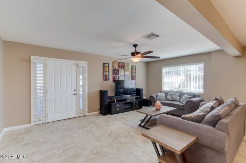 3825 Elm St, Phoenix AZ 85033-2112 exterior