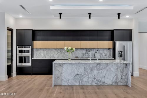 2053 37 Pl, Phoenix AZ 85050-8309 exterior