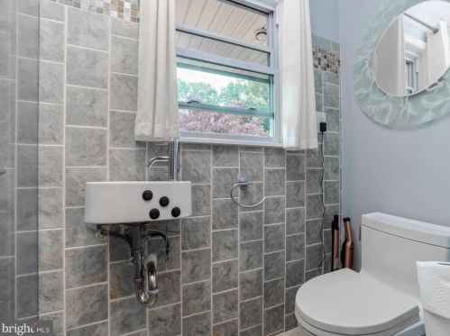 237 Elm Ave, West Deptford NJ 08051-1506 exterior