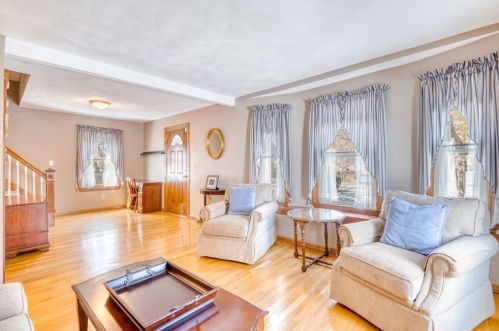 225 Bch St, Quincy MA 02170-2311 exterior