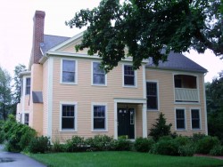 73 Cornell St, Newton, MA 02462-1320