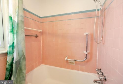 924 Belmont Ave, Camden NJ 08108-3221 exterior