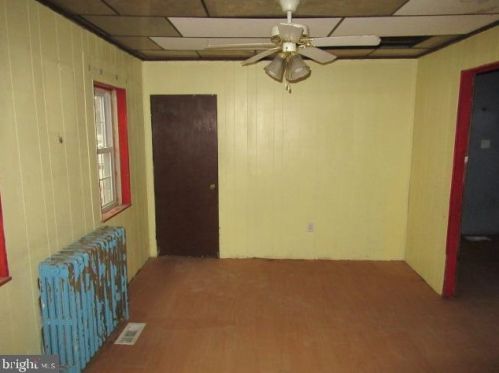 124 Edith Ave, West Deptford NJ 08096-3521 exterior