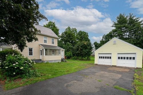 20 Clinton Ave, Montgomery, MA 01085-3834