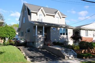 200 Harrington St, Bergenfield, NJ 07621-1006