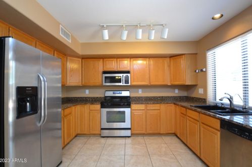 20813 39th Way, Phoenix AZ  85050-4844 exterior