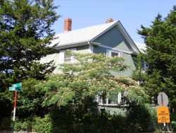 33 Green St, Newton, MA 02458-1338