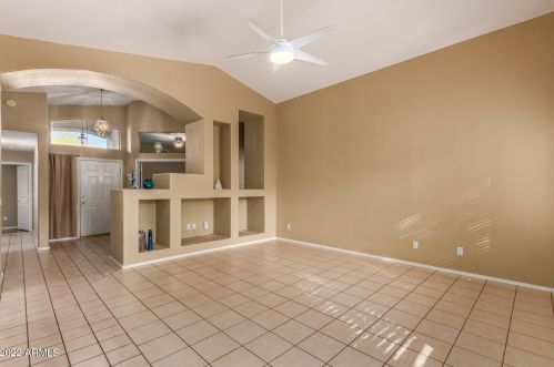 16025 18 Dr, Phoenix AZ 85045-1774 exterior