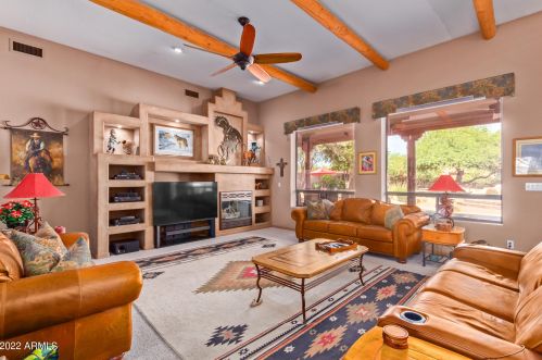 36707 16th St, Phoenix, AZ 85086-9393